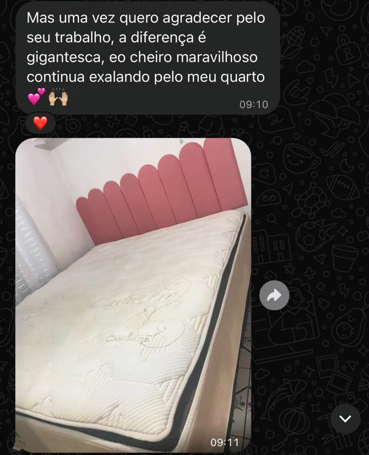 Conversa de WhatsApp: cliente agradece, diz que a diferença é gigantesca e envia foto do colchão limpo
